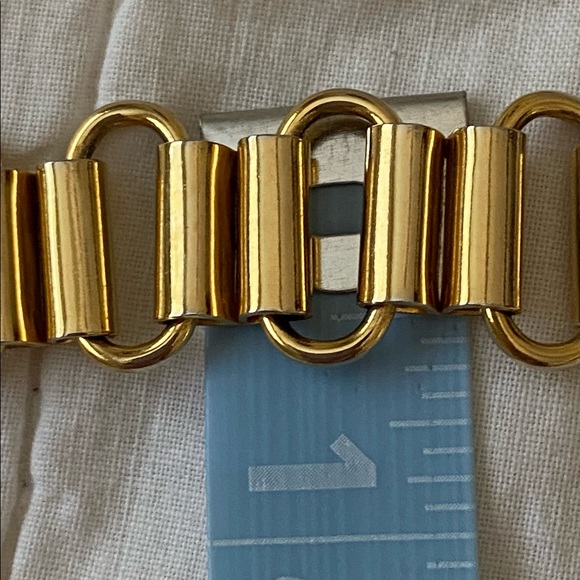 Unique Gold Tone Metal Belt - Picture 5 of 6